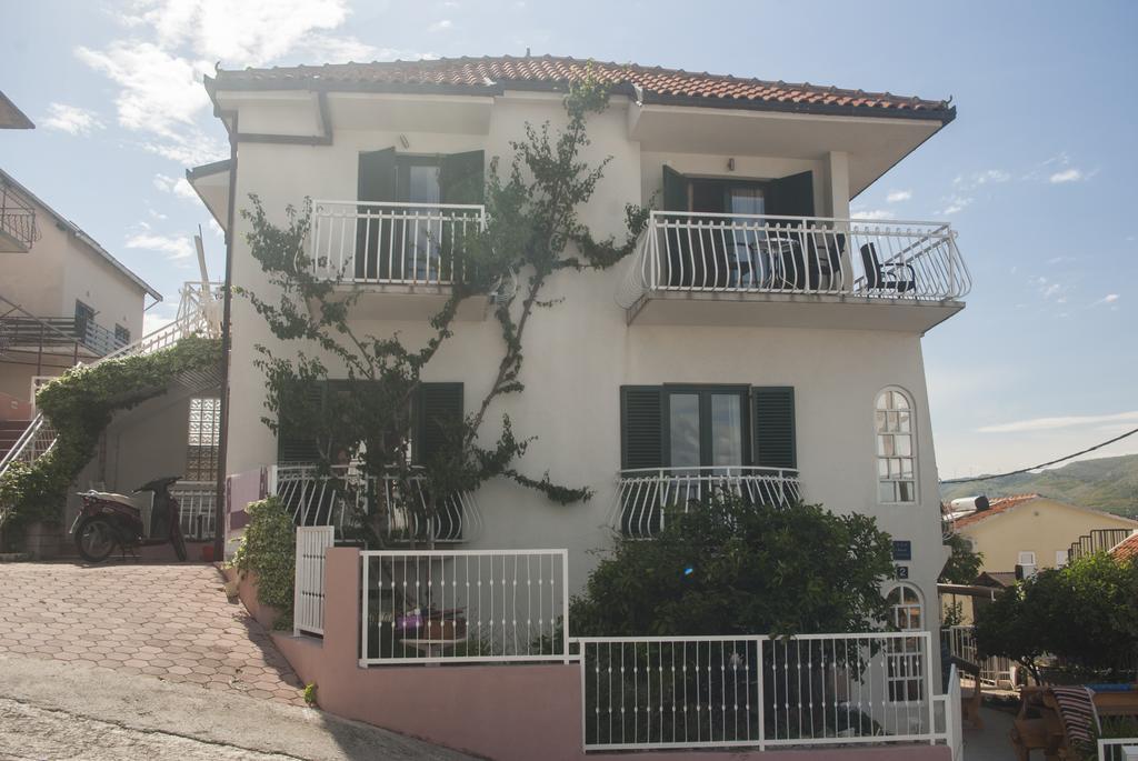 Apartments Vongula Trogir Exterior photo